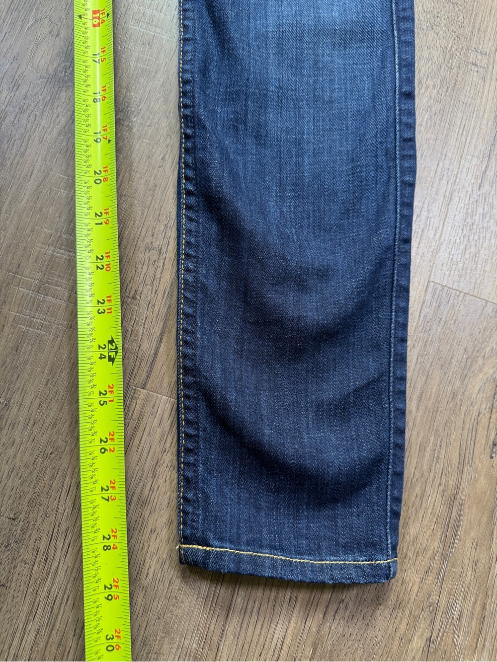 7 For All Mankind The High Waist Skinny Jeans Dark Wash Size 26 - Picture 4 of 14